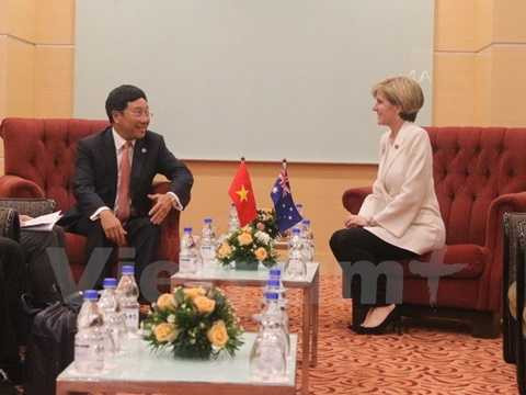 Phó Thủ tướng, Bộ trưởng Phạm Bình Minh và Bộ trưởng Ngoại giao Australia Julie Bishop. (Ảnh: Kim Dung-Chí Giáp/Vietnam+)