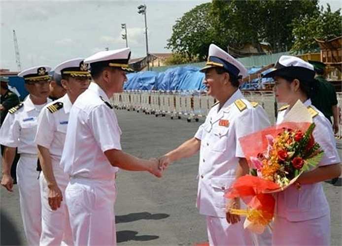 Tại lễ đón, Đại tá Hà Xuân Xứ, đại diện Bộ tư lệnh Hải quân Việt Nam tại phía Nam chào đón và chúc đoàn có chuyến thăm thành công tại Việt Nam. Đại tá Kang Hee Won cảm ơn sự đón tiếp nồng hậu của Bộ tư lệnh Hải quân Việt Nam và bày tỏ vui mừng khi được đến thăm TP Hồ Chí Minh. 