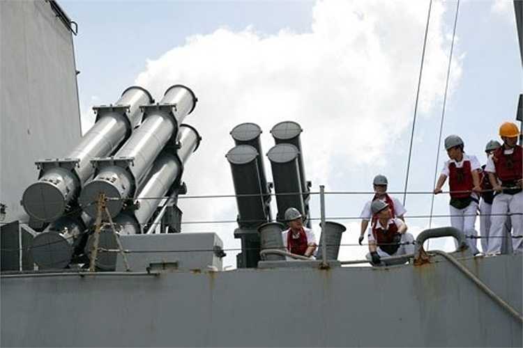 Trước đó, vào tháng 10/2012, tàu cũng có chuyến thăm 4 ngày tại TP Hồ Chí Minh.
