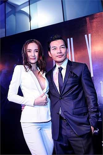 Phương Trinh năm nay 20 tuổi trong khi đó Trần Bảo Sơn 43 tuổi. Anh đã trải qua một 'lần đò' với nữ diễn viên Trương Ngọc Ánh và có một cô con gái. Tuy nhiên, đây chỉ là tin đồn từ phía cộng đồng mạng. 