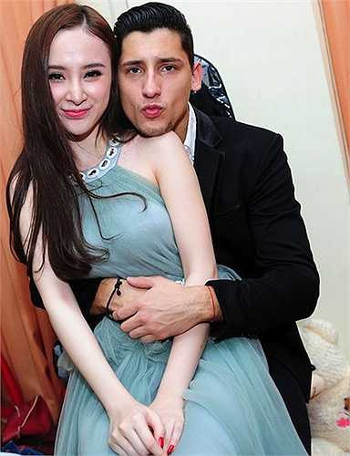 Sau khi Bước nhảy hoàn vũ kết thúc, 'bà mẹ nhí' và bạn nhảy người nước ngoài Kristian bị nghi ngờ tình cảm hơn mức bạn bè. Trên sân khấu, cả hai phối hợp ăn ý và thể hiện nhiều động tác thân mật thì ngoài đời, họ cũng rất tình tứ. 