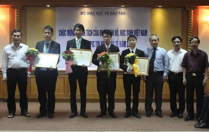 Chàng trai Vàng Olympic Tin học giỏi Toán, đam mê Tin