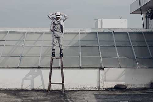 Lâm Vinh Hải "nổi loạn" với phong cách mới