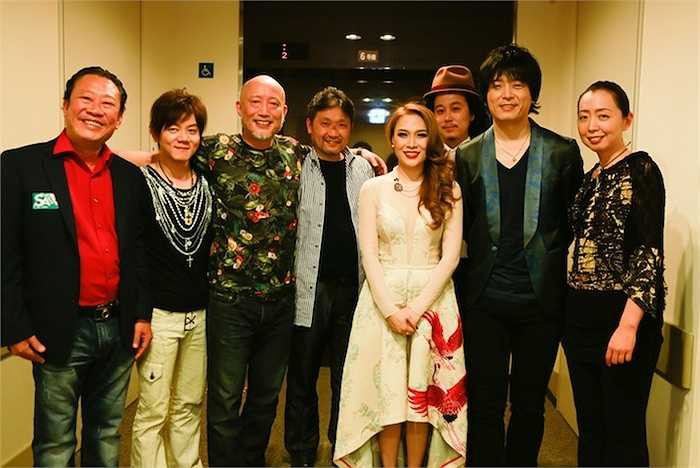 Đầu tháng 4 năm nay, Mỹ Tâm đã thực hiện live concert đầu tiên tại Đất nước mặt trời mọc mang tên 'Dreaming together in Osaka'.