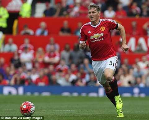 Schweinsteiger trông khá nặng nề Schweinsteiger trông khá nặng nề