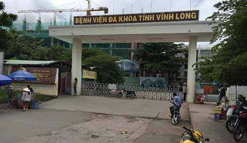Bệnh viện Đa khoa tỉnh Vĩnh Long được bảo vệ nghiêm ngặt hơn khi sự cố một trẻ sơ sinh bị người lạ dùng dao đâm trong đêm. Bệnh viện Đa khoa tỉnh Vĩnh Long được bảo vệ nghiêm ngặt hơn khi sự cố một trẻ sơ sinh bị người lạ dùng dao đâm trong đêm.