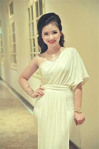 Nữ ca sĩ Dương Hoàng Yến đã tham gia chương trình chào mừng sinh nhật lần thứ 83 của Hoàng hậu Thái Lan