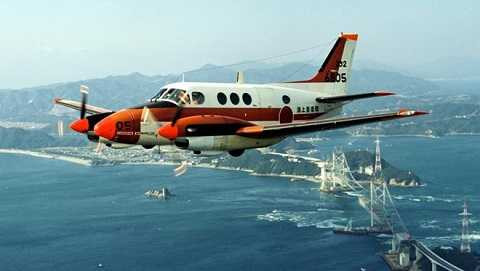 Máy bay tuần tra Beechcraft TC-90 của Không quân Nhật Bản. Máy bay tuần tra Beechcraft TC-90 của Không quân Nhật Bản.