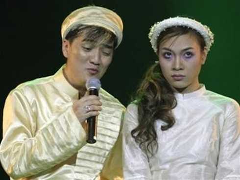 Mỹ Tâm và Đàm Vĩnh Hưng ở Làn Sóng Xanh 2004.