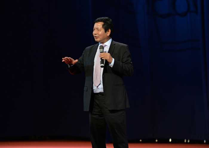 Ông Trương Gia Bình mong muốn các bạn sinh viên phải là những cá nhân khác biệt