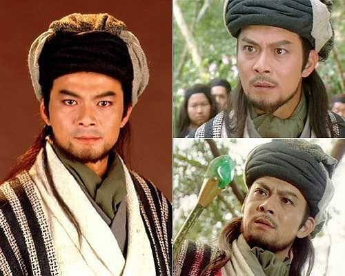 'Kiều Phong' Huỳnh Nhật Hoa: Trong Thiên long bát bộ, Kiều Phong là đại cao thủ số một. Ngoài đời, Huỳnh Nhật Hoa cũng là sao nam nặng ký nhất trong dàn sao năm ấy. Ngoài vai diễn anh hùng Cái bang trượng nghĩa, anh còn nổi tiếng khắp châu Á nhờ phim Nghĩa bất dung tình, Ông chủ trường đua, Bích huyết kiếm...