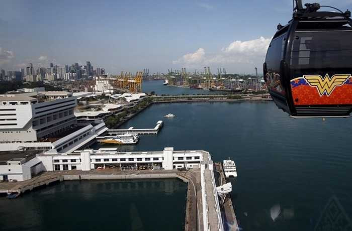 Còn ảnh chụp năm 2015, hệ thống cáp treo vẫn còn nhưng ở phía dưới đã thay đổi rất nhiều