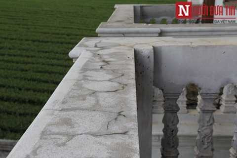 Sau nhiều năm bỏ hoang, lan càng bắt đầu có dấu hiệu nứt toác