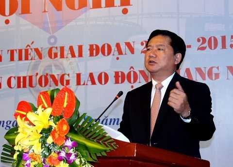 Bộ trưởng Đinh La Thăng phát biểu tại Hội nghị điển hình tiên tiến của Tổng cục Đường bộ VN