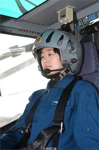 Ngoài việc lái thành thạo, các nữ phi công này còn phải thực hiện các khoa mục huấn luyện thực chiến để nâng cao khả năng