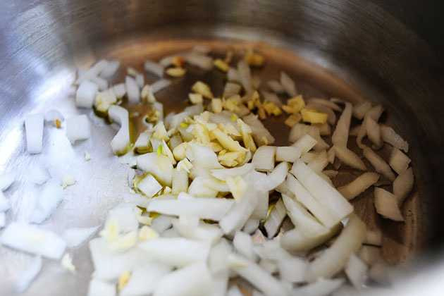 Đùi gà ướp cay nướng vàng ruộm cho ngày mưa hoài không dứt