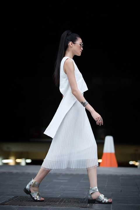 Á quân Vietnam’s Next Top Model 2012 Kha Mỹ Vân xứng đáng là người mẫu “đắt giá” nhất Việt Nam bởi những gì đã đạt được trong sự nghiệp người mẫu. Bên cạnh đó, người đẹp còn sở hữu sự chỉn chu, chuyên nghiệp và phong cách thời trang thường này độc đáo, nổi bật.