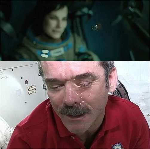 Gravity: Khi nhân vật tiến sĩ Ryan Stone (Sandra Bullock) rơi nước mắt trong môi trường không trọng lực, những giọt nước mắt của cô bay lơ lửng trên màn hình trước mắt người xem. Thực tế không phải lãng mạn như vậy, bởi khi nước mắt trào ra từ khóe mắt trong môi trường không trọng lực, chúng sẽ lăn dài trên má và khóe mắt mà thôi.