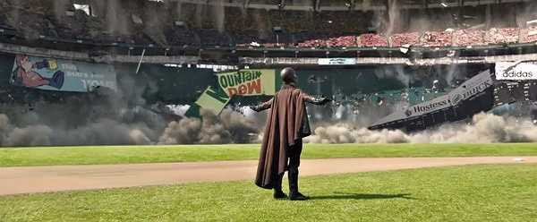 X-Men: Days of Future Past: Khi Magneto trẻ (Michael Fassbender đo) xuất hiện trên sân vận động RFK được với quang cảnh là một sân bóng chày. Thực thế thì ở Washington thập niên những năm 70 không hề có đội bóng chày nào kể từ năm 1973, khi đó chỉ có duy nhất một đội bóng đá mới thực sự chơi ở sân vận động RFK