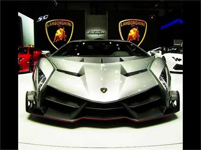 Chiếc siêu xe Lamborghini Venenos này trị giá 4 triệu USD (tức khoảng 87 tỷ đồng) và chỉ có 3 chiếc duy nhất trên thế giới, đều thuộc sở hữu của những đại gia rất giàu có.