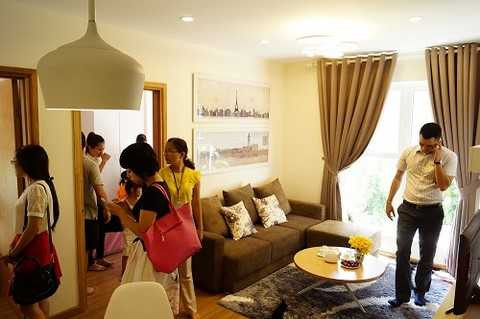 Chủ đầu tư của dự án đã phối hợp cùng CENPLUS – đơn vị thiết kế nội thất hàng đầu hiện nay để thiết kế nội thất cho căn hộ Tiểu khu Parkview Resdience. Dựa trên nguồn dữ liệu đa dạng, phong phú có sẵn và trang thiết bị hiện đại, CENPLUS sẽ cho ra đời những mẫu nội thất hiện đại, tinh tế theo xu hướng “smart furniture”, thỏa mãn tối đa yêu cầu khắt khe của khách hàng. Chủ đầu tư của dự án đã phối hợp cùng CENPLUS – đơn vị thiết kế nội thất hàng đầu hiện nay để thiết kế nội thất cho căn hộ Tiểu khu Parkview Resdience. Dựa trên nguồn dữ liệu đa dạng, phong phú có sẵn và trang thiết bị hiện đại, CENPLUS sẽ cho ra đời những mẫu nội thất hiện đại, tinh tế theo xu hướng “smart furniture”, thỏa mãn tối đa yêu cầu khắt khe của khách hàng.