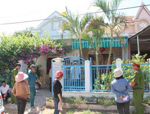 Nạn nhân bị chém chết dã man trước hiên nhà