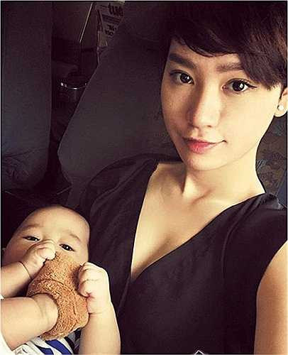 Người đẹp dành thời gian chăm sóc gia đình.