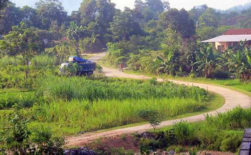 Con đường bê tông rộng rãi mà người dân xóm 6, xã Sơn Thọ dùng đi ra cầu Gãy và giao lưu với bên ngoài. Con đường bê tông rộng rãi mà người dân xóm 6, xã Sơn Thọ dùng đi ra cầu Gãy và giao lưu với bên ngoài.