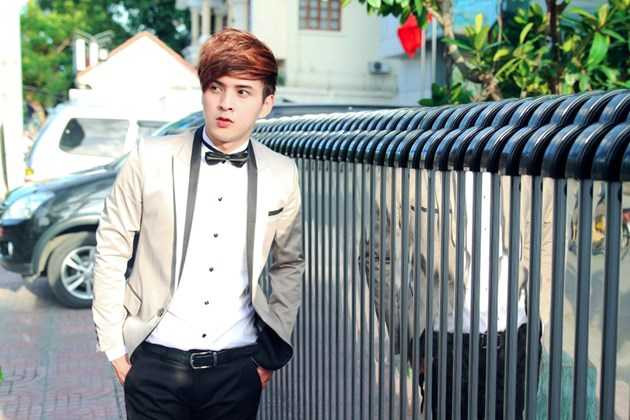 Nam ca sĩ Hồ Quang Hiếu có thời gian làm ở Nhà văn hóa TPHCM. Anh chia sẻ, khi đó cả năm mới tổ chức một chương trình văn nghệ, mức lương chỉ có 1,8 triệu đồng/tháng.