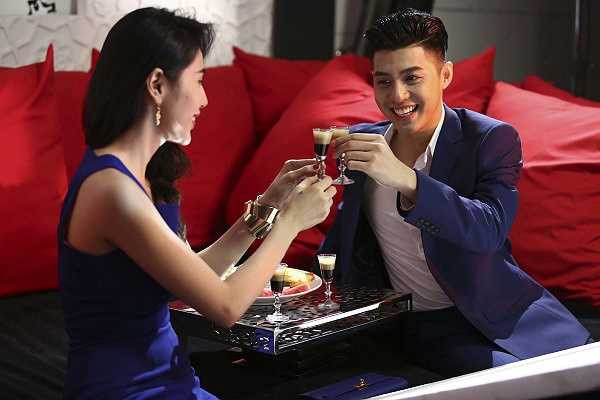 Nếu mọi người xem mà không cảm nhận được cái 'tình' trong nụ hôn anh dành cho Thủy Tiên, nghĩa là anh đã thất bại