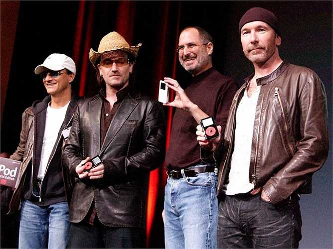 Iovine từng rất thân thiết với Steve Jobs, hồi năm 2004, ông thường đến thăm công ty Apple 2 lần mỗi tuần