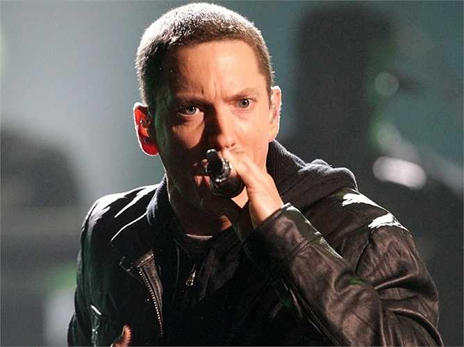 Iovine cũng chính là người đã giúp đỡ Rapper nổi tiếng Eminem rất nhiều trên con đường ca hát của mình 