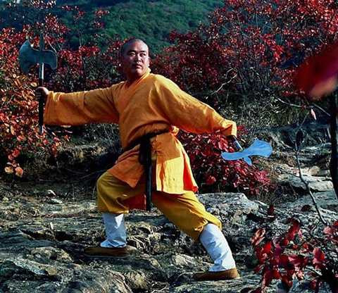 Hình ảnh được cho là phương trượng Thiếu Lâm Tự đang luyện võ