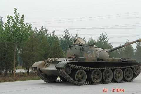 Xe tăng T-59 thực chất là bản sao của xe tăng T-54 Xe tăng T-59 thực chất là bản sao của xe tăng T-54