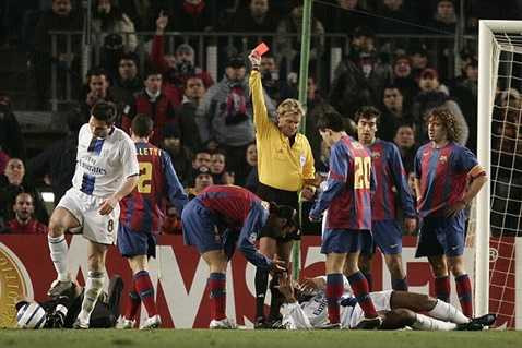 Mourinho khiến trọng tài Anders Frisk phải treo còi