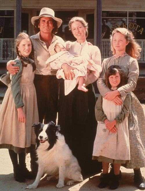 ngôi nhà nhỏ trên thảo nguyên