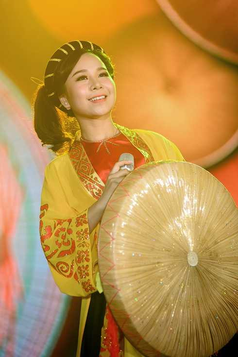 Hồng Duyên, ứng viên sáng giá cho giải nhất dòng Dân gian Sao Mai 2015