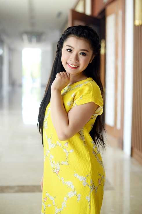 Thu Hằng, hot girl của Sao Mai 2015