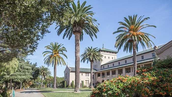 Thực tế, Brin đầu tư khá nhiều tiền vào Los Altos, chủ yếu thông qua công ty bất động sản Passerelle.