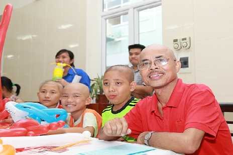 Nghệ sỹ Hán Văn Tình đã hồi phục và tham gia nhiều hoạt động từ thiện.