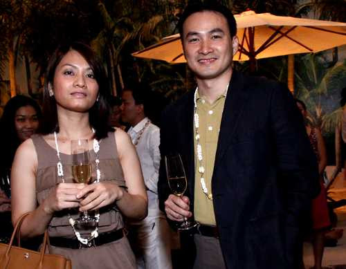 Sau cuộc hôn nhân đổ vỡ với Thái Giang, nam diễn viên tái hôn với người vợ thứ hai Hồng Loan và đón con trai đầu lòng.