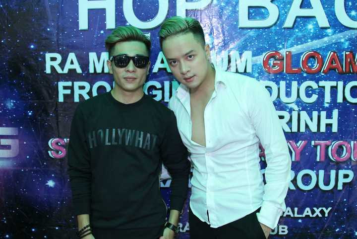 (VTC News) - Trang Pháp xuất hiện với mãi tóc vàng lạ lẫm khoe vòng eo thon gọn.