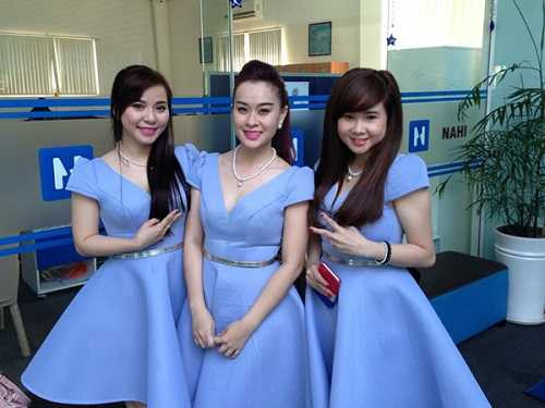 Thúy Nga cùng 2 thành viên mới của nhóm.