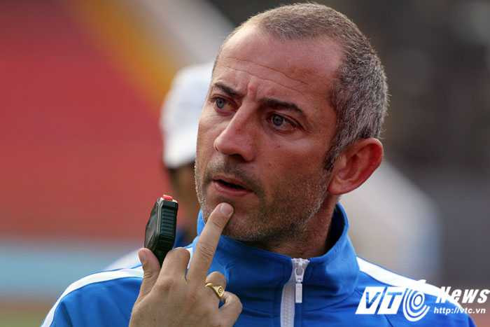 Bầu Đức sa thải thầy Giôm