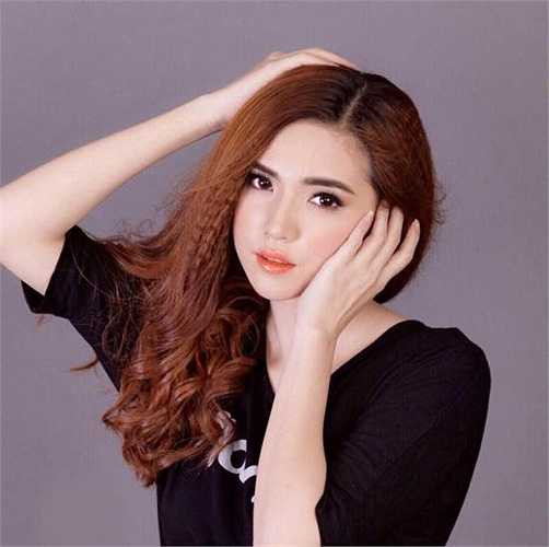 Du Dương được nhiều người biết đến bởi vẻ đẹp kiêu sa, cuốn hút.