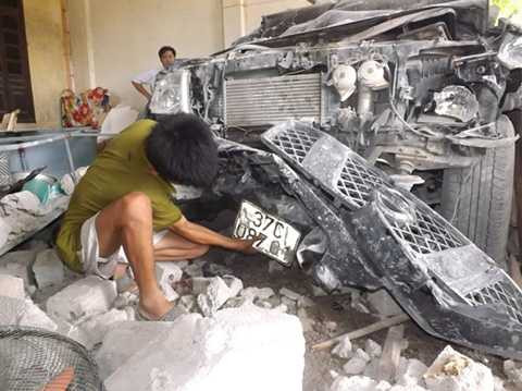 Quang cảnh tan hoang sau tai nạn