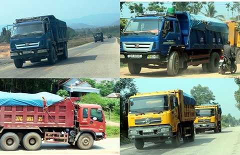 Theo ghi nhận trực tiếp trong 2 ngày 10 - 11/8 của PV VietNamNet, hàng đoàn xe có biểu hiện vượt tải chạy nghênh ngang trên đường Hồ Chí Minh nhưng không thấy bóng dáng lực lượng chức năng kiểm tra, xử lý.