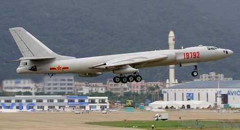 Máy bay ném bom tầm xa hạng nặng H-6K mới nhất của Trung Quốc
