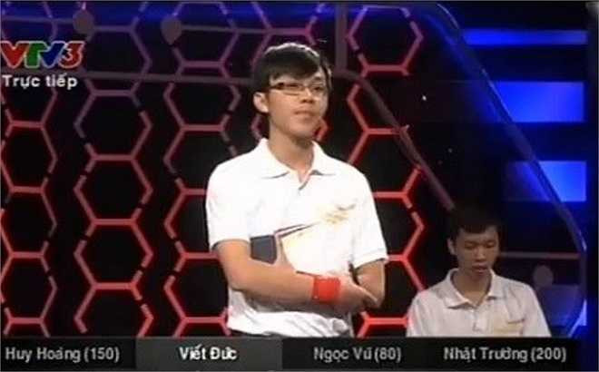  Ở trường, Đức đã 11 năm liền là học sinh giỏi, 2 lần đạt giải Nhất học sinh giỏi môn Toán cấp tỉnh.