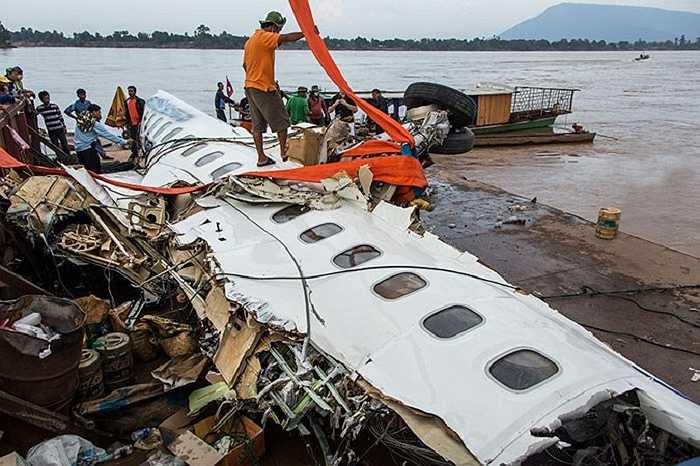 Ngày 16/10/2013, chiếc ATR 72-600 của hãng hàng không UTair Lao Airlines trên hành trình bay trong nước dự kiến từ Viêng Chăn đến Pakxe bị rơi xuống sông Mekong. Vụ tai nạn xảy ra cách sân bay khoảng 8 km. Tất cả 5 thành viên phi hành đoàn và 44 hành khách thiệt mạng. Nguồn: VOV